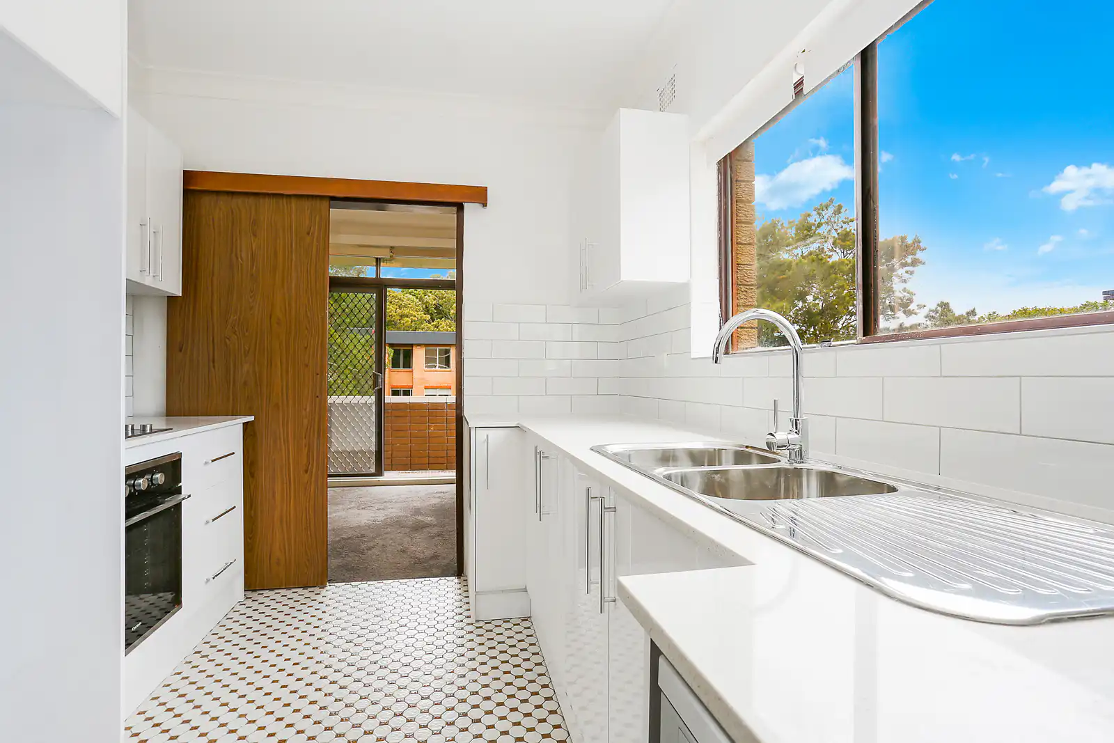 Web_6-22 O_Brien Street, Bondi Beach-4 - Three Bedroom Two Bathroom With Lock Up Garage