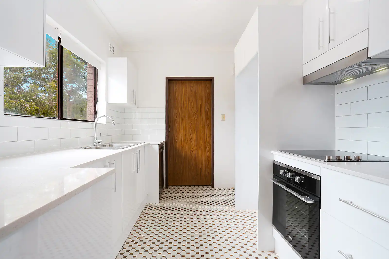 Web_6-22 O_Brien Street, Bondi Beach-5 - Three Bedroom Two Bathroom With Lock Up Garage