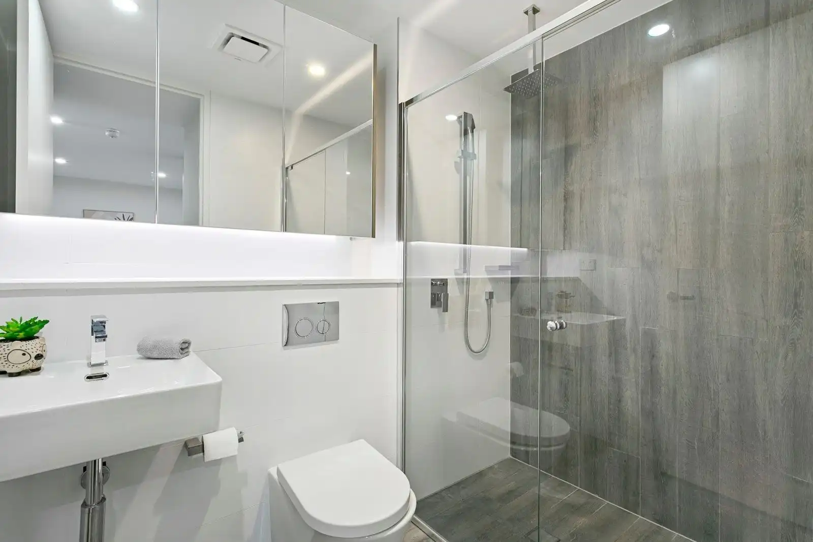fq5ohka7b4i6zb2llfy36uxceu - 304/843 New Canterbury Road Dulwich Hill